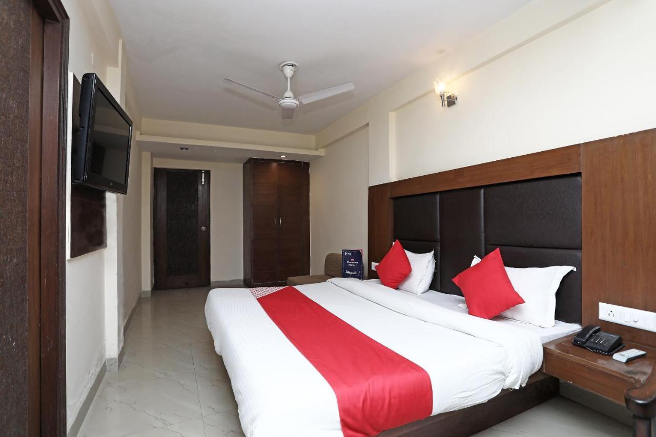 Oyo 4956 Hotel Maharaja Palace Kānpur Exterior foto