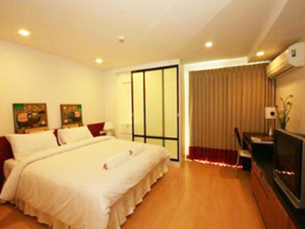 Oyo 4956 Hotel Maharaja Palace Kānpur Quarto foto